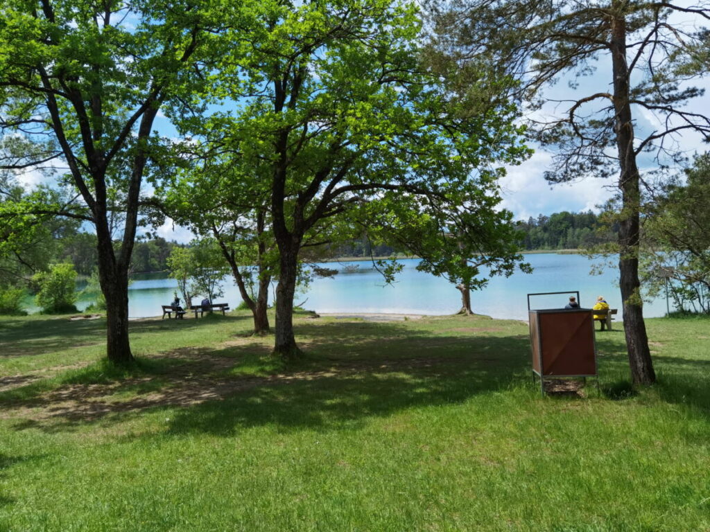 Traumhaft an den Osterseen baden - das ist der offizielle Badeplatz am Fohnsee