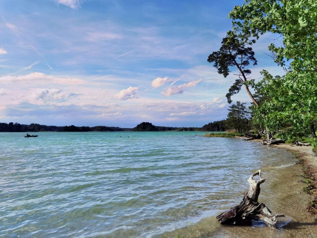 Am Osterseen baden - und wie in der Karibik sein: Das ist der offizielle Badeplatz am Großen Ostersee